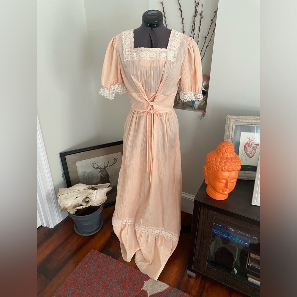 Vintage peach prairie dress with lace trim detailing